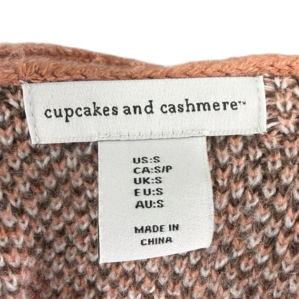 |EUC| CUPCAKES & CASHMERE Brushed Cropped Boyfriend V-Neck Plaid Cardigan
